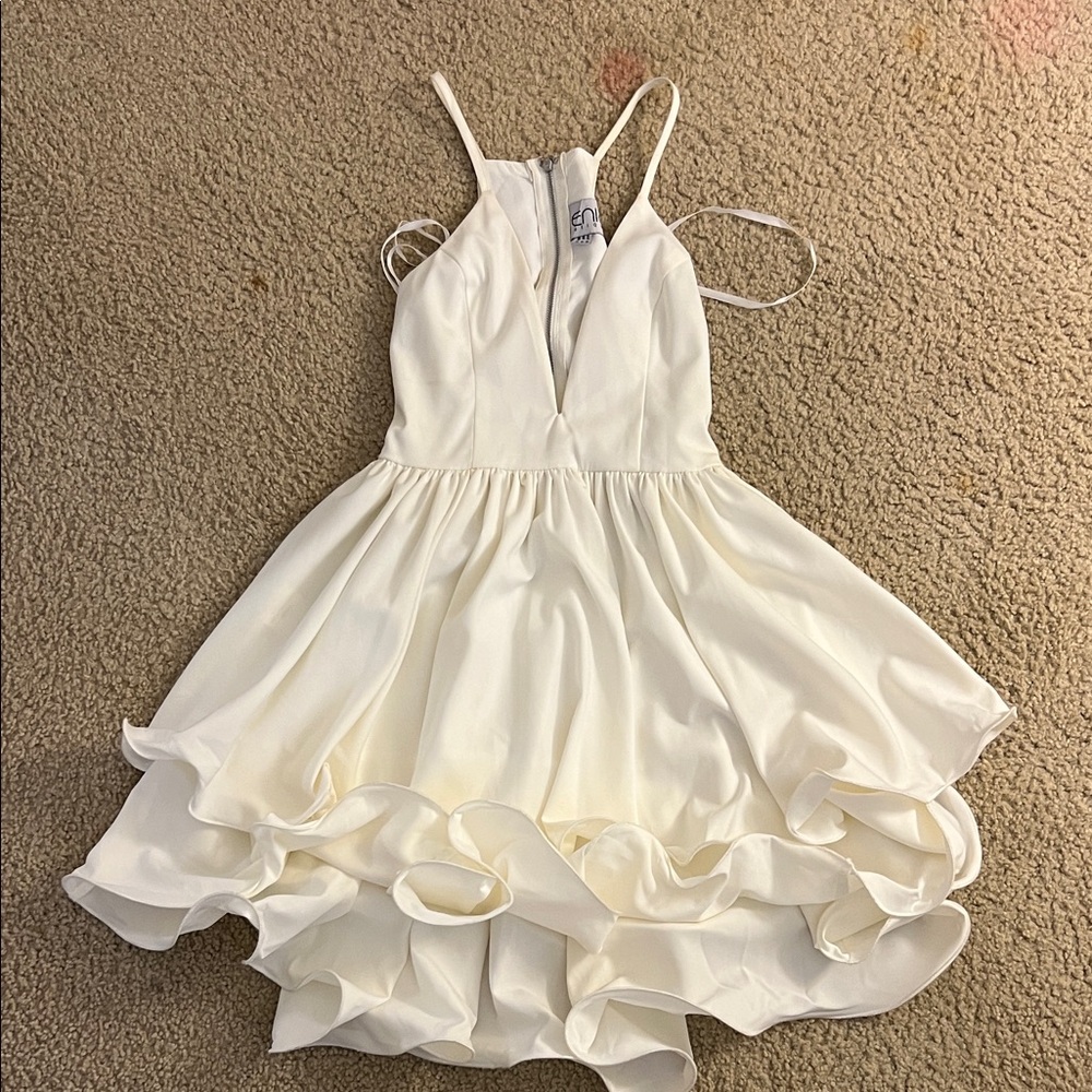 Xenia Boutique White Mini Dress